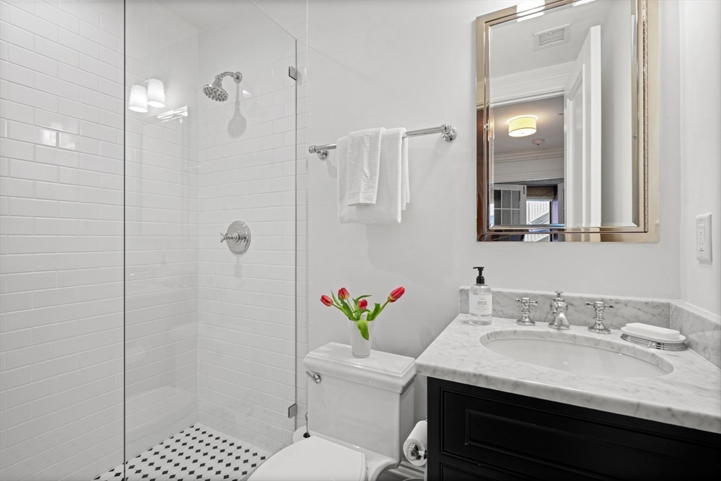 4 bed, 4+ bath apartment for rent at 409 Commonwealth Ave Unit B, Back Bay — photo 21 of 28