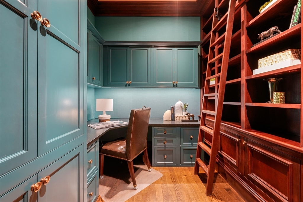 4 bed, 4+ bath apartment for rent at 409 Commonwealth Ave Unit B, Back Bay — photo 13 of 28