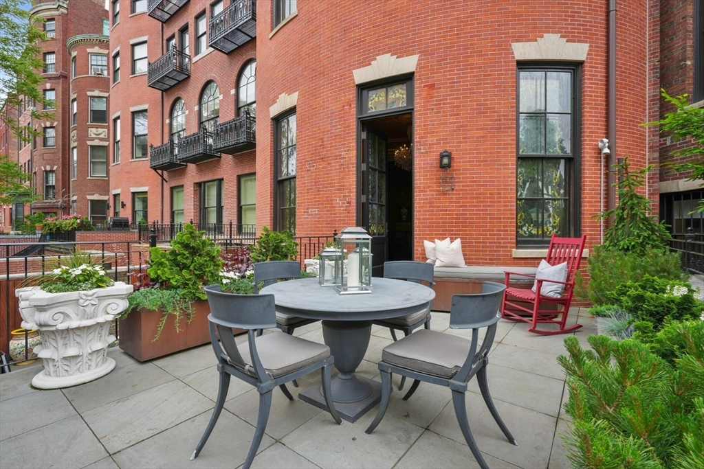 4 bed, 4+ bath apartment for rent at 409 Commonwealth Ave Unit B, Back Bay — photo 25 of 28