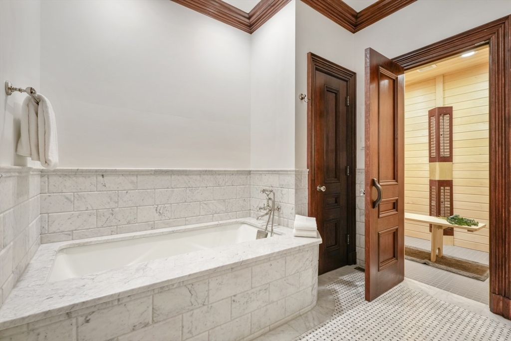 4 bed, 4+ bath apartment for rent at 409 Commonwealth Ave Unit B, Back Bay — photo 16 of 28