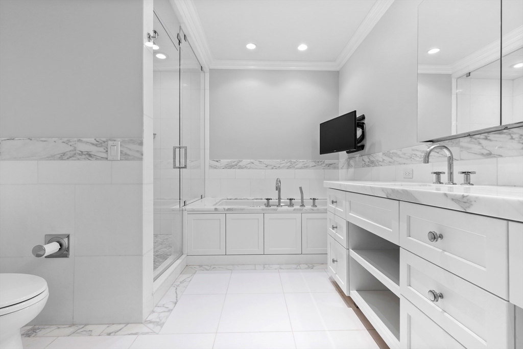 4 bed, 3 bath apartment for rent at 409 Commonwealth Ave Unit E, Back Bay — photo 19 of 25