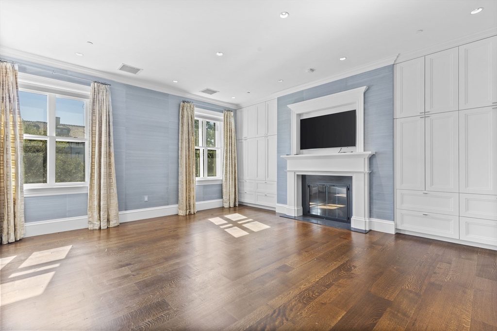 4 bed, 3 bath apartment for rent at 409 Commonwealth Ave Unit E, Back Bay — photo 16 of 25