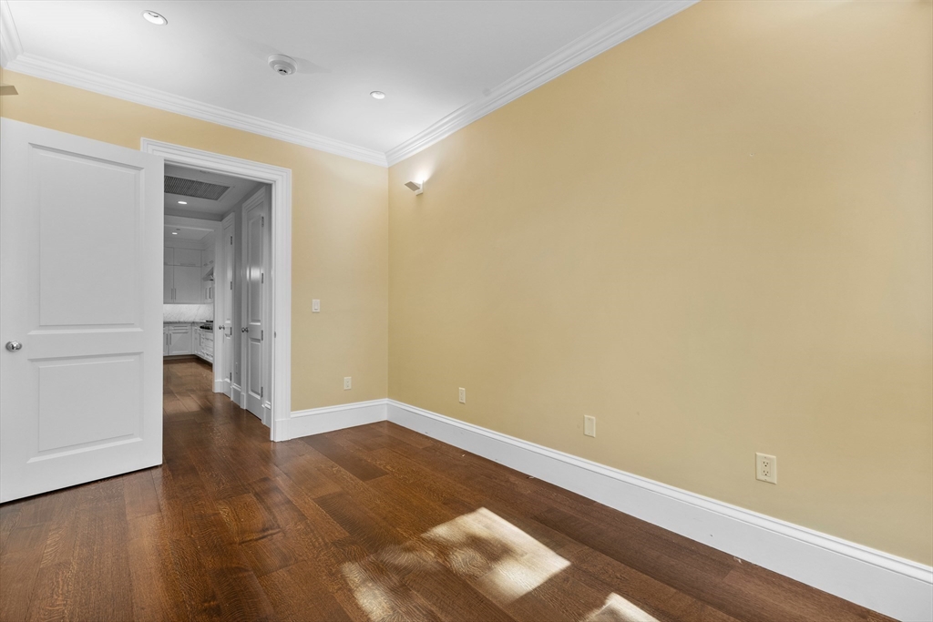 4 bed, 3 bath apartment for rent at 409 Commonwealth Ave Unit E, Back Bay — photo 9 of 25