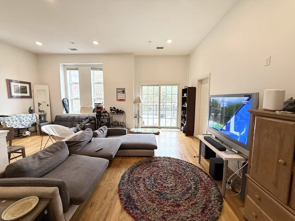 3 bed, 2 bath apartment for rent at 409 Dudley St Unit 2, Roxbury — photo 5 of 8