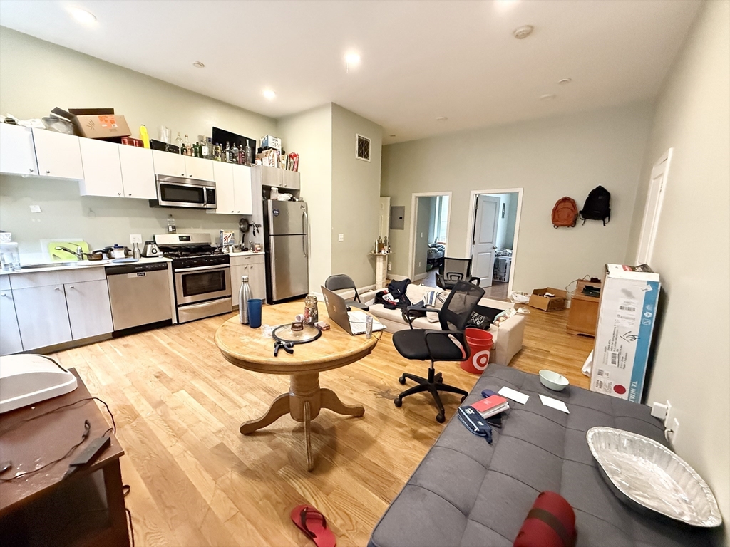 3 bed, 2 bath apartment for rent at 409 Dudley St Unit 3, Roxbury — photo 2 of 6