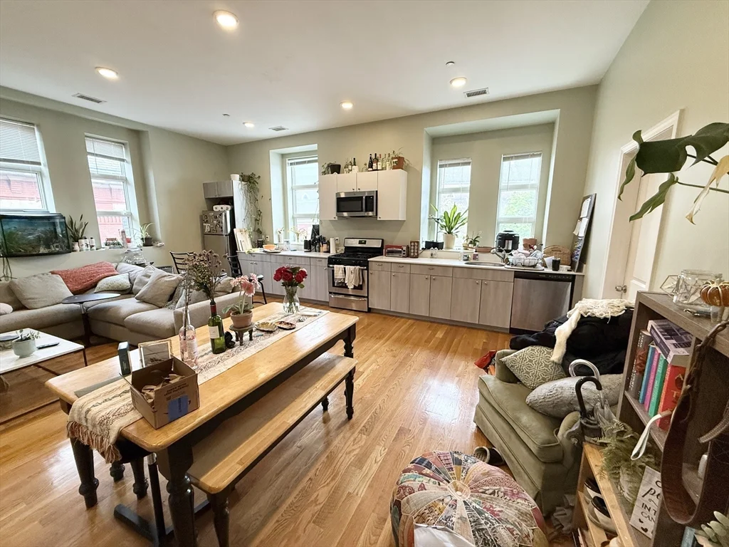 3 bed, 2 bath apartment for rent at 409 Dudley St Unit 4, Roxbury — photo 1 of 10