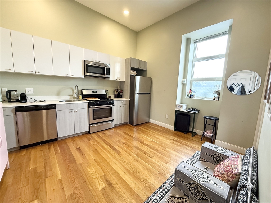 1 bed, 1 bath apartment for rent at 409 Dudley St Unit 7, Roxbury — photo 1 of 4