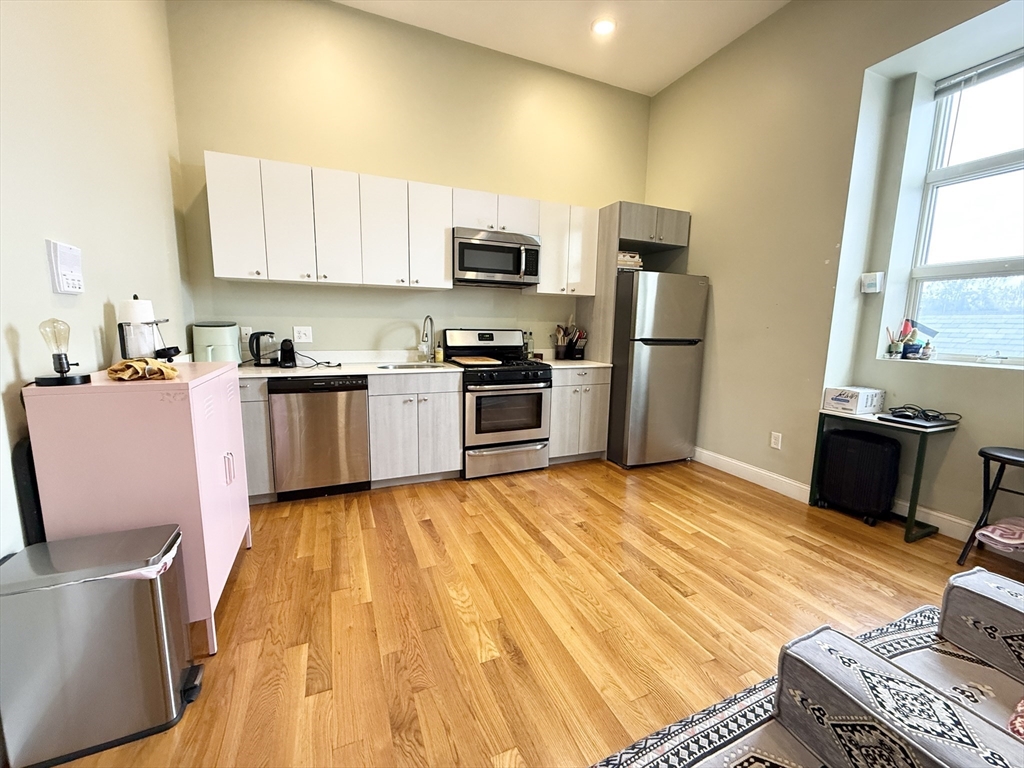 1 bed, 1 bath apartment for rent at 409 Dudley St Unit 7, Roxbury — photo 2 of 4