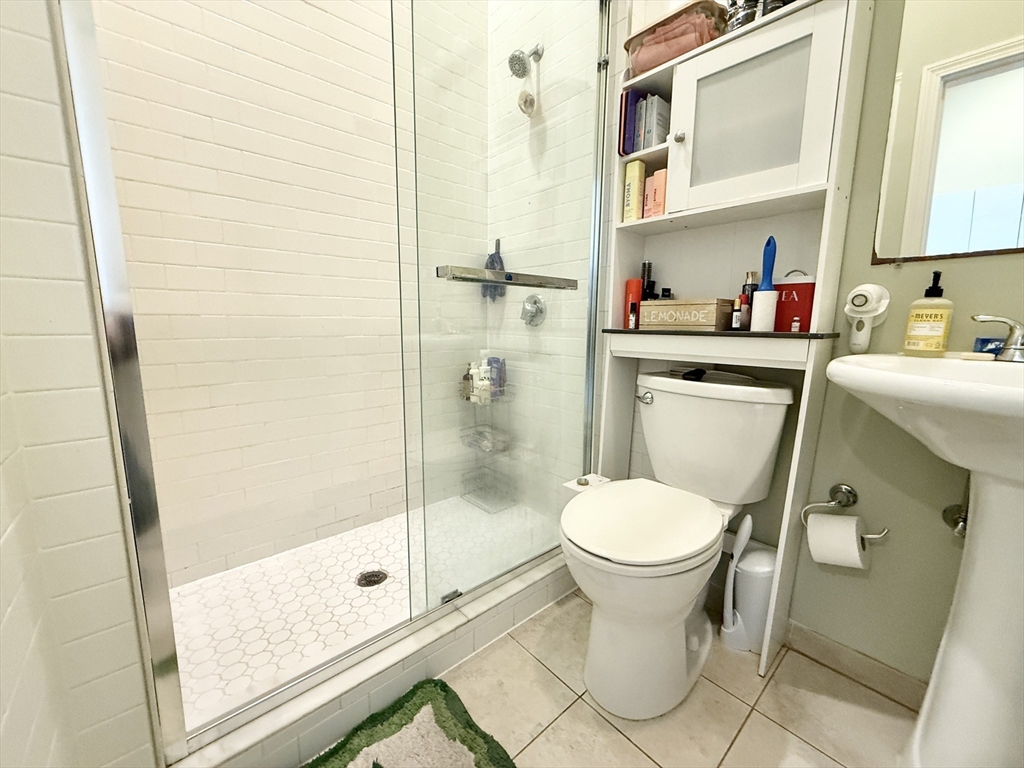 1 bed, 1 bath apartment for rent at 409 Dudley St Unit 7, Roxbury — photo 4 of 4