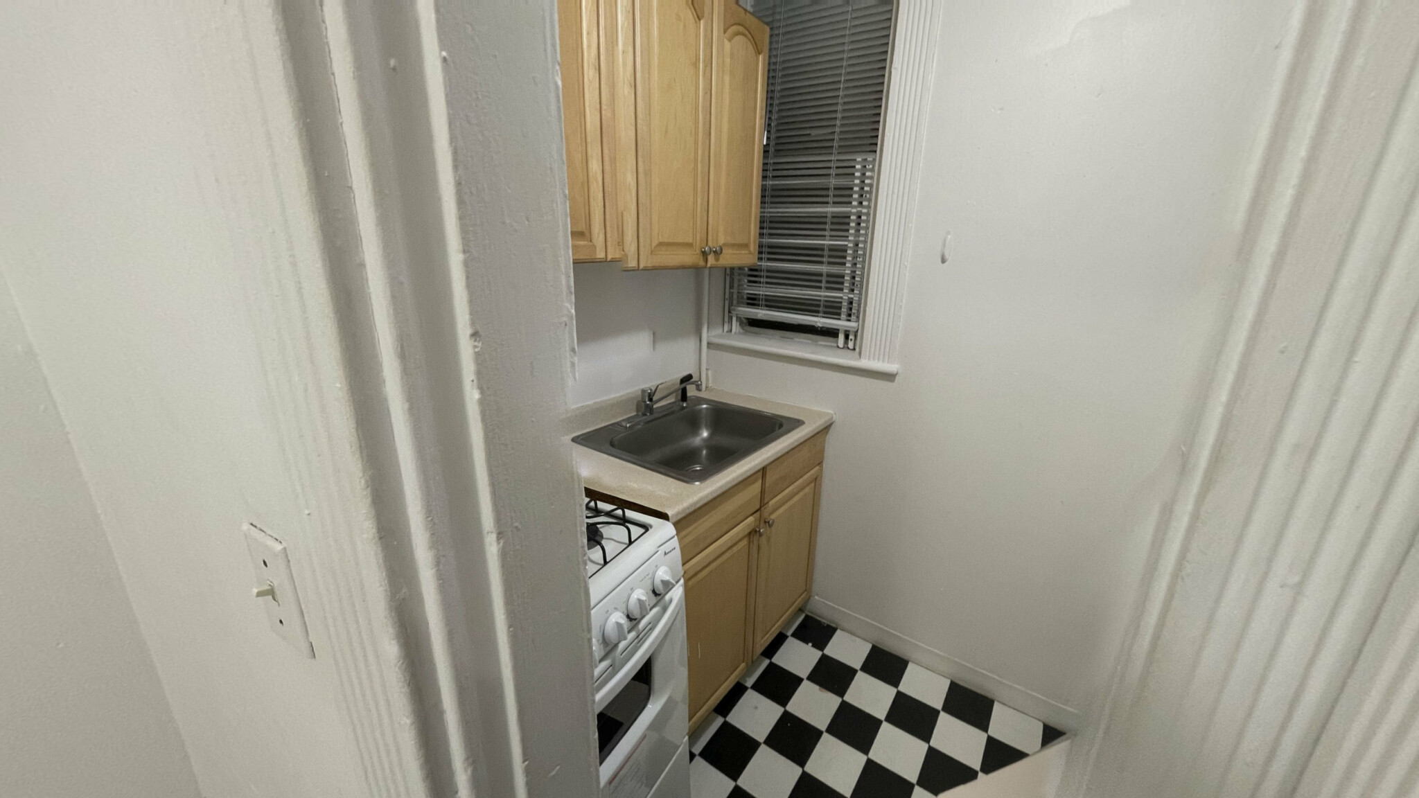 1 bed, 1 bath apartment for rent at 409 Huntington Ave Unit 1, Fenway — photo 8 of 10