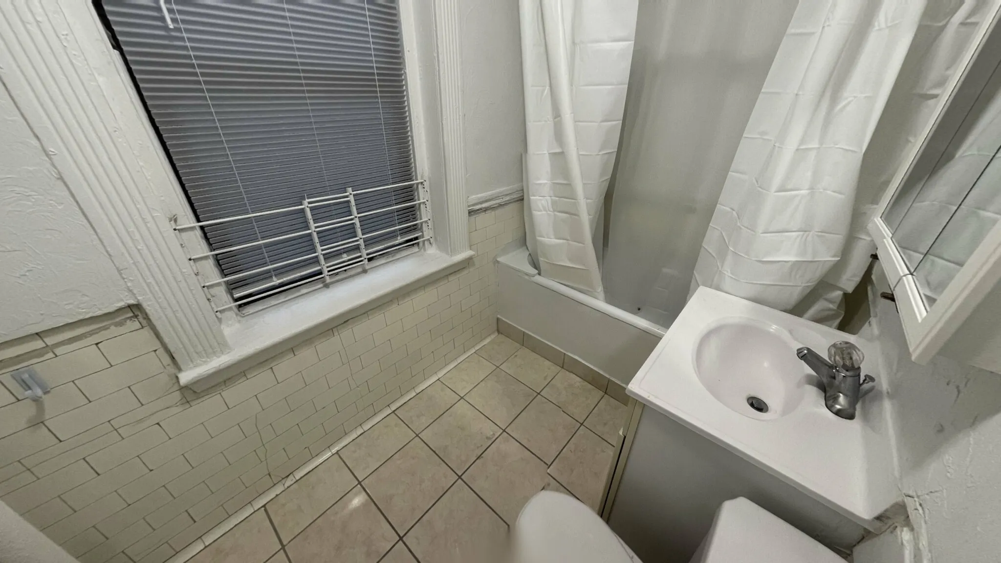 1 bed, 1 bath apartment for rent at 409 Huntington Ave Unit 19, Fenway — photo 5 of 7