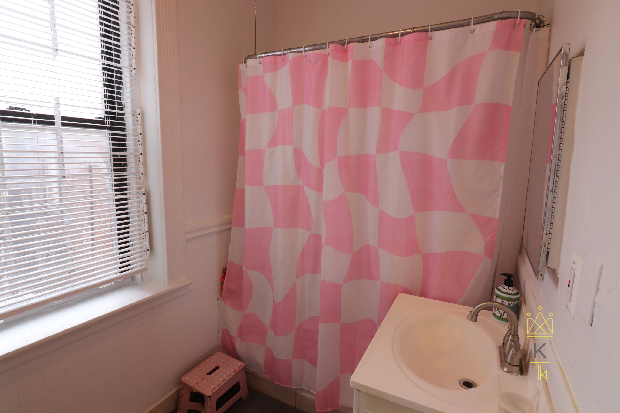 1 split bed, 1 bath apartment for rent at 409 Huntington Ave Unit 25, Fenway — photo 8 of 10