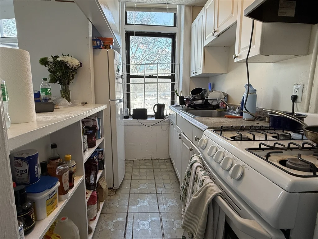 2 bed, 1 bath apartment for rent at 409 Huntington Ave Unit 3, Fenway — photo 5 of 9