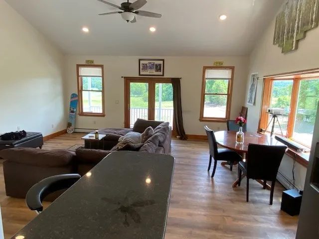 2 bed, 2 bath apartment for rent at 409 North East St Unit 409, Amherst — photo 2 of 7