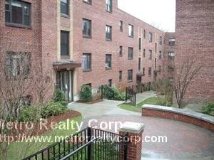 1 bed, 1 bath apartment for rent at 40A Harvard Ave Unit 2, Coolidge Corner