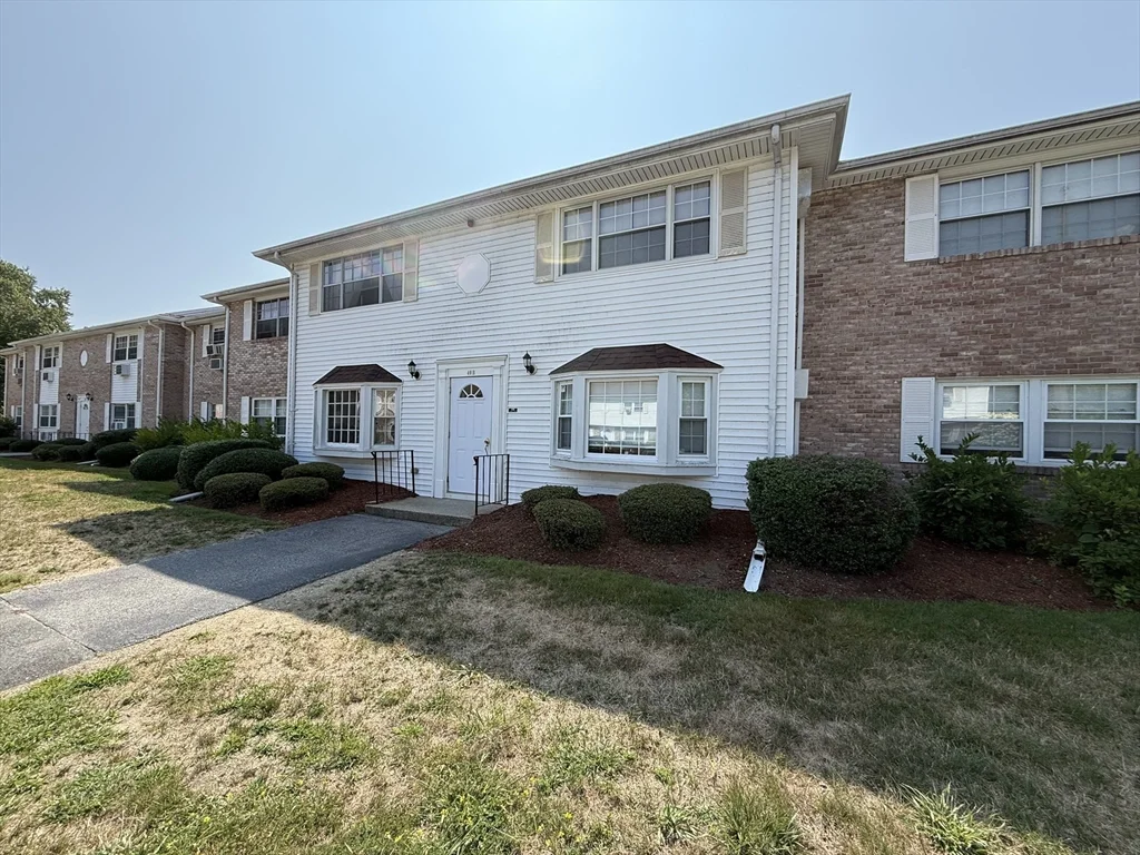 1 bed, 1 bath apartment for rent at 40B Washington Park Dr Unit 5, Andover — photo 1 of 11