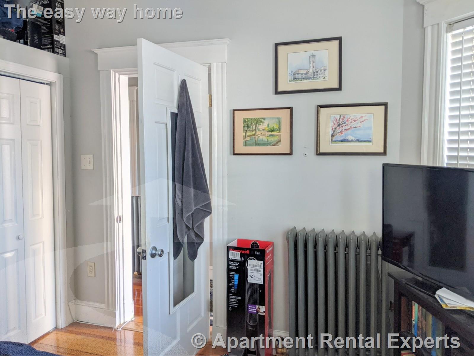 3 bed, 1 bath apartment for rent at 41 Belknap St Unit 1, Teele Square — photo 14 of 20
