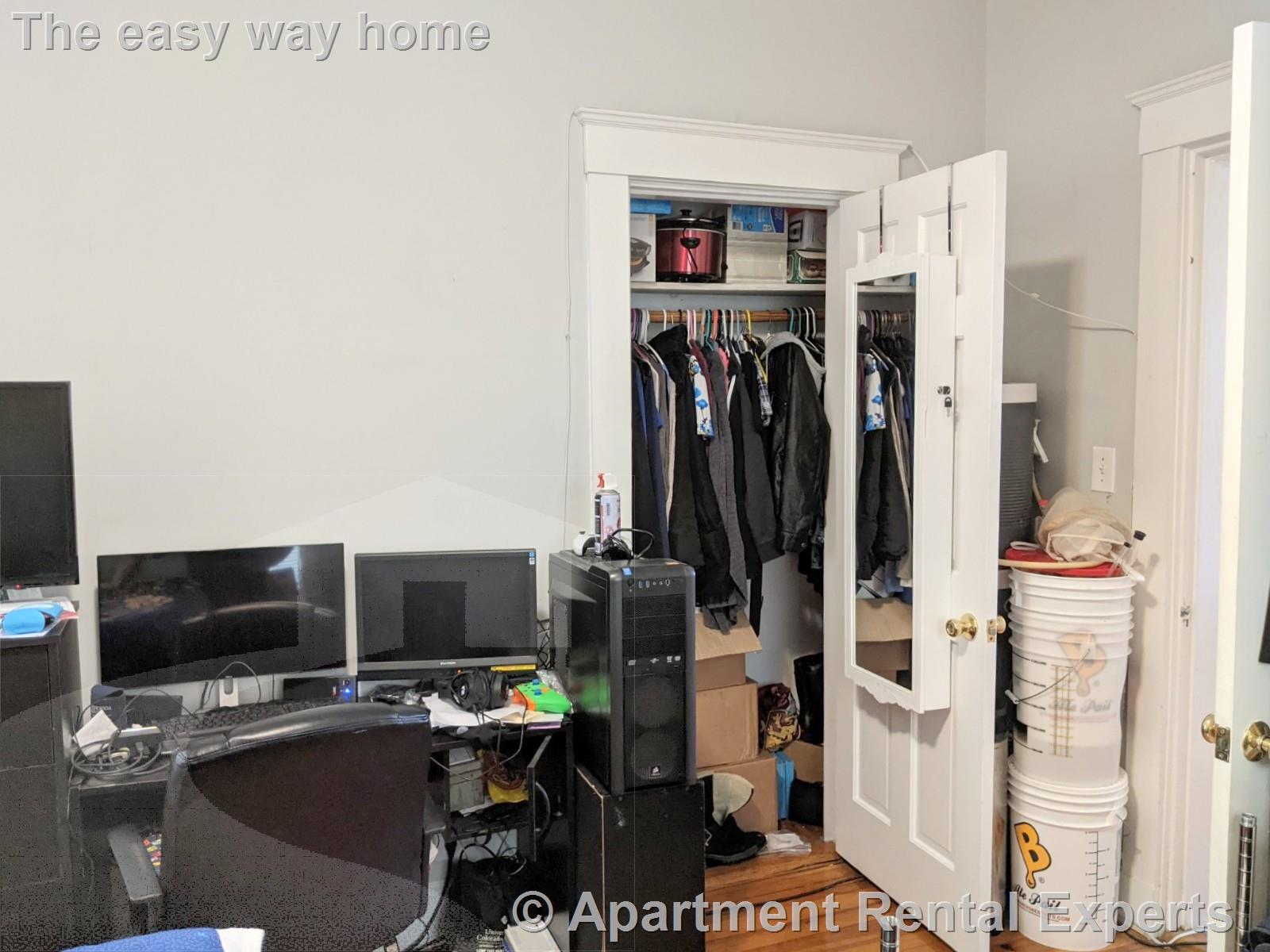 3 bed, 1 bath apartment for rent at 41 Belknap St Unit 1, Teele Square — photo 6 of 20