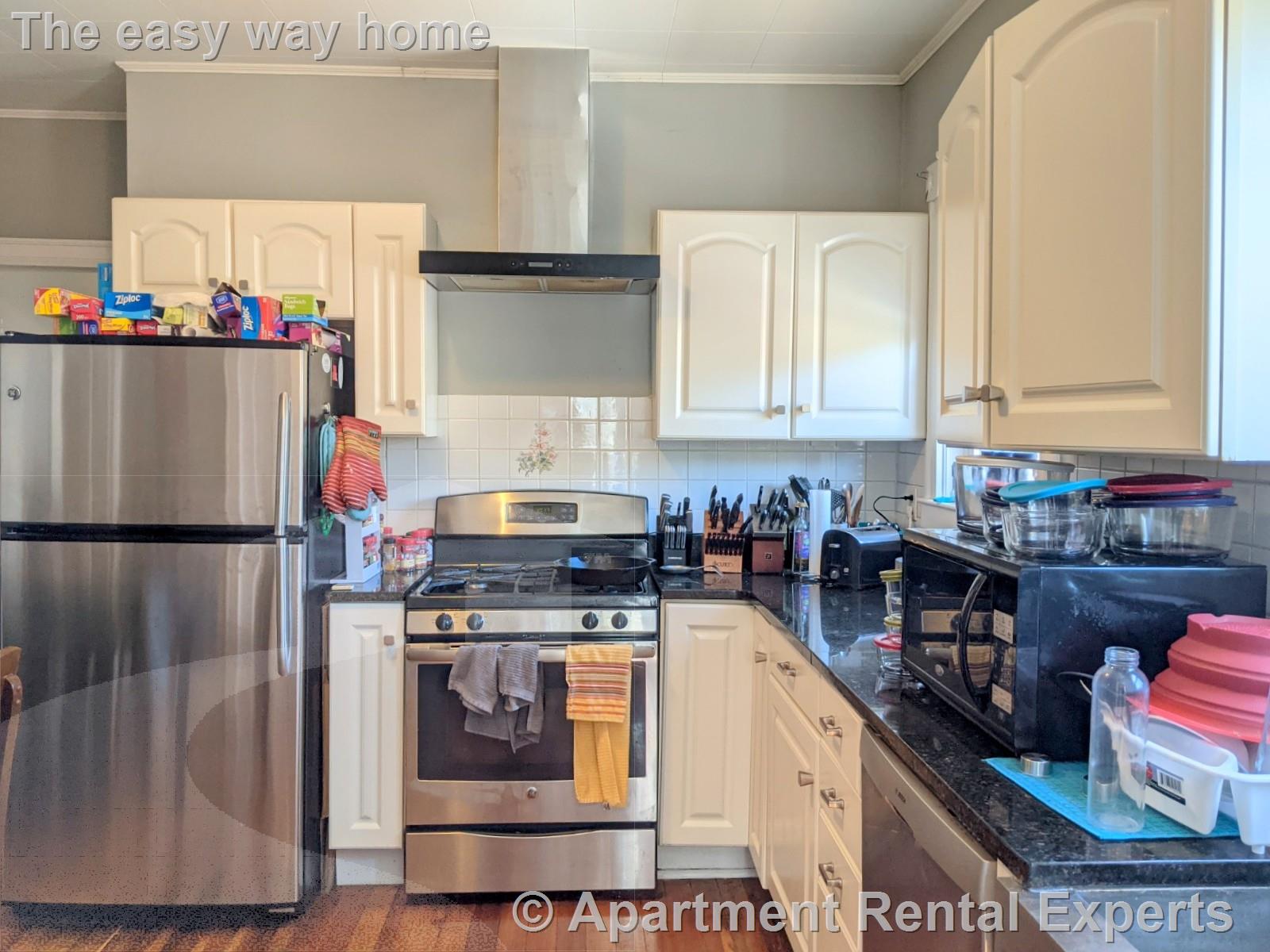 3 bed, 1 bath apartment for rent at 41 Belknap St Unit 1, Teele Square — photo 2 of 20