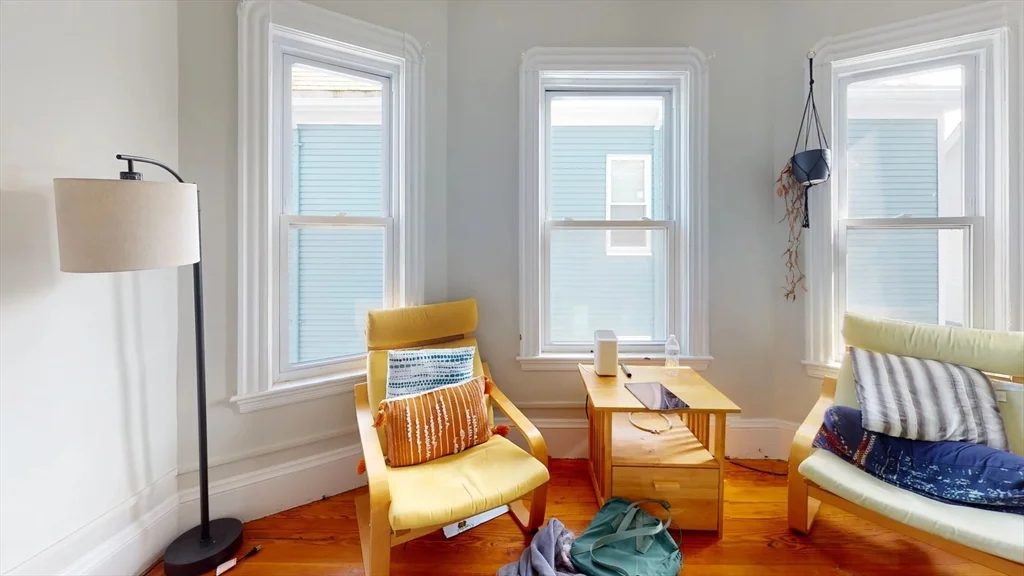 4 bed, 1 bath apartment for rent at 41-43 Charnwood Rd Unit 41, Somerville — photo 3 of 14