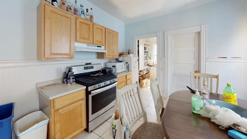 4 bed, 1 bath apartment for rent at 41-43 Charnwood Rd Unit 41, Somerville — photo 1 of 14