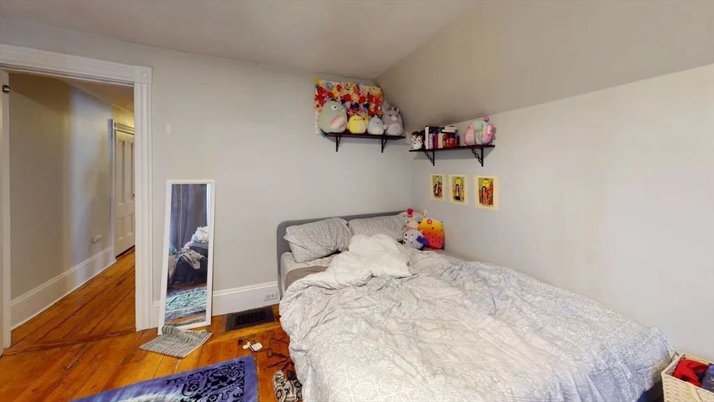 4 bed, 1 bath apartment for rent at 41-43 Charnwood Rd Unit 41, Somerville — photo 5 of 14
