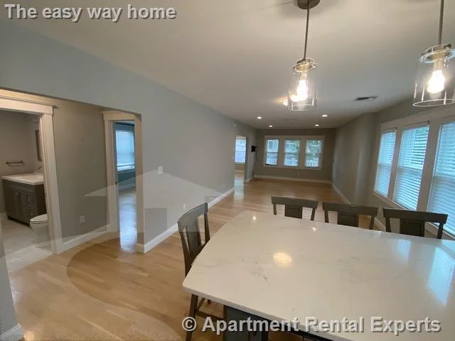 4 bed, 2 bath apartment for rent at 41-43 Garrison Ave Unit 2, Teele Square — photo 6 of 39