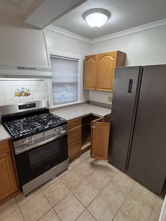 2 bed, 1 bath apartment for rent at 41-43 Sydney St Unit 1, Somerville — photo 3 of 16