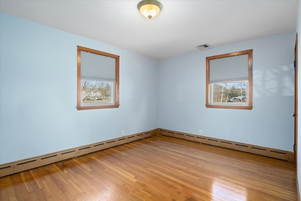 3 bed, 2 bath apartment for rent at 41 Allen Rd, Norwood — photo 26 of 38