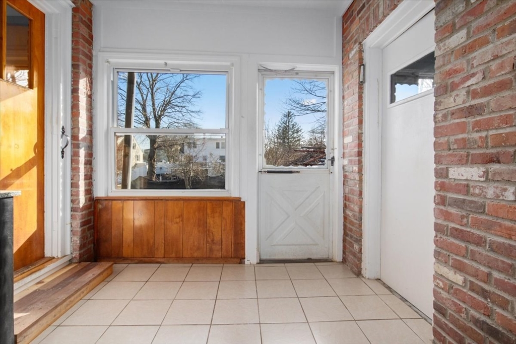 3 bed, 2 bath apartment for rent at 41 Allen Rd, Norwood — photo 5 of 38