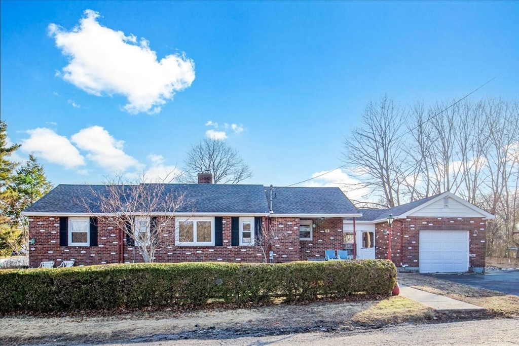3 bed, 2 bath apartment for rent at 41 Allen Rd, Norwood — photo 37 of 38