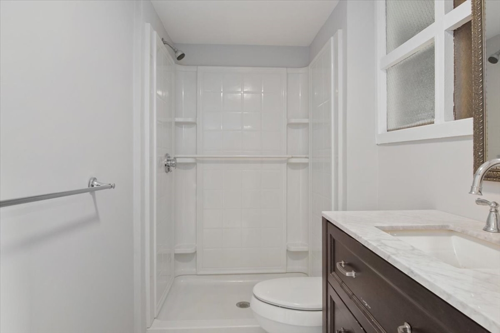 3 bed, 2 bath apartment for rent at 41 Allen Rd, Norwood — photo 32 of 38