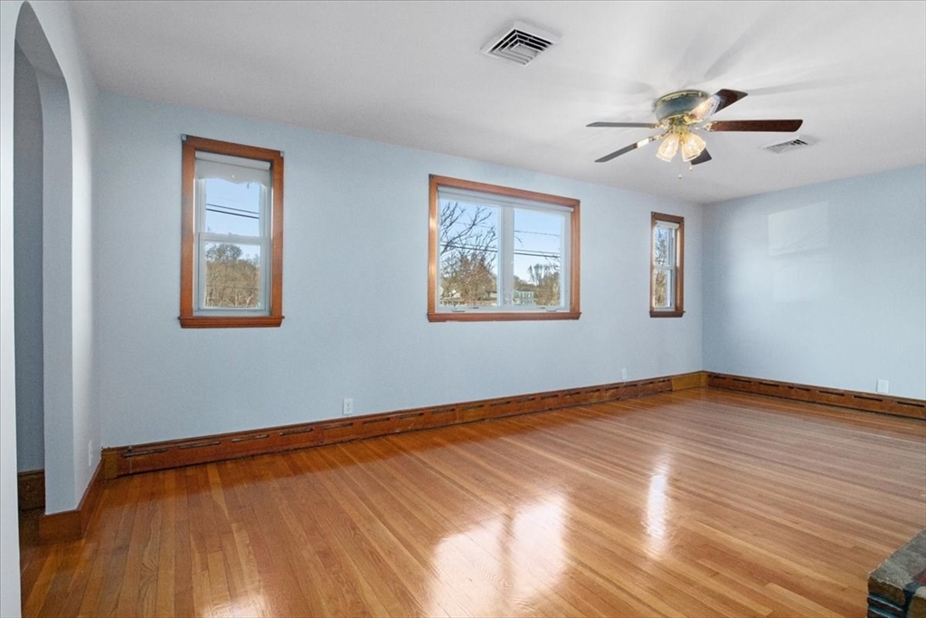 3 bed, 2 bath apartment for rent at 41 Allen Rd, Norwood — photo 15 of 38