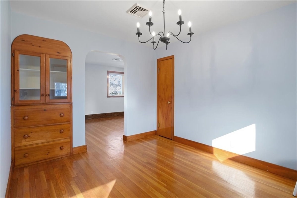 3 bed, 2 bath apartment for rent at 41 Allen Rd, Norwood — photo 12 of 38