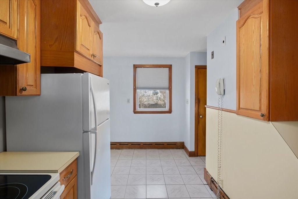 3 bed, 2 bath apartment for rent at 41 Allen Rd, Norwood — photo 11 of 38