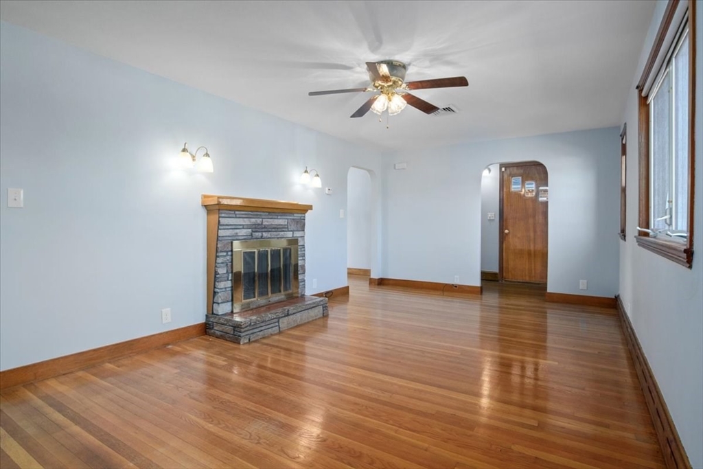 3 bed, 2 bath apartment for rent at 41 Allen Rd, Norwood — photo 14 of 38