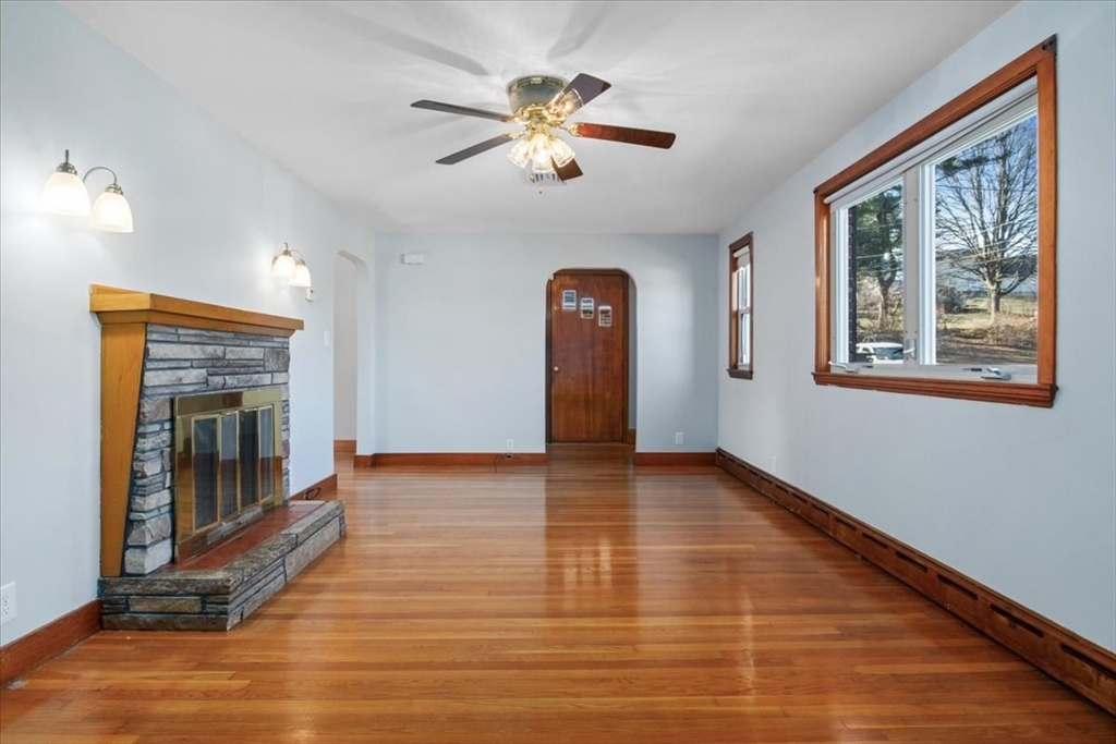 3 bed, 2 bath apartment for rent at 41 Allen Rd, Norwood — photo 16 of 38