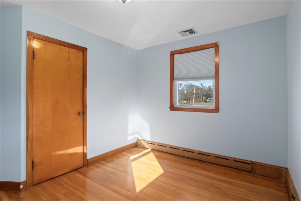 3 bed, 2 bath apartment for rent at 41 Allen Rd, Norwood — photo 25 of 38