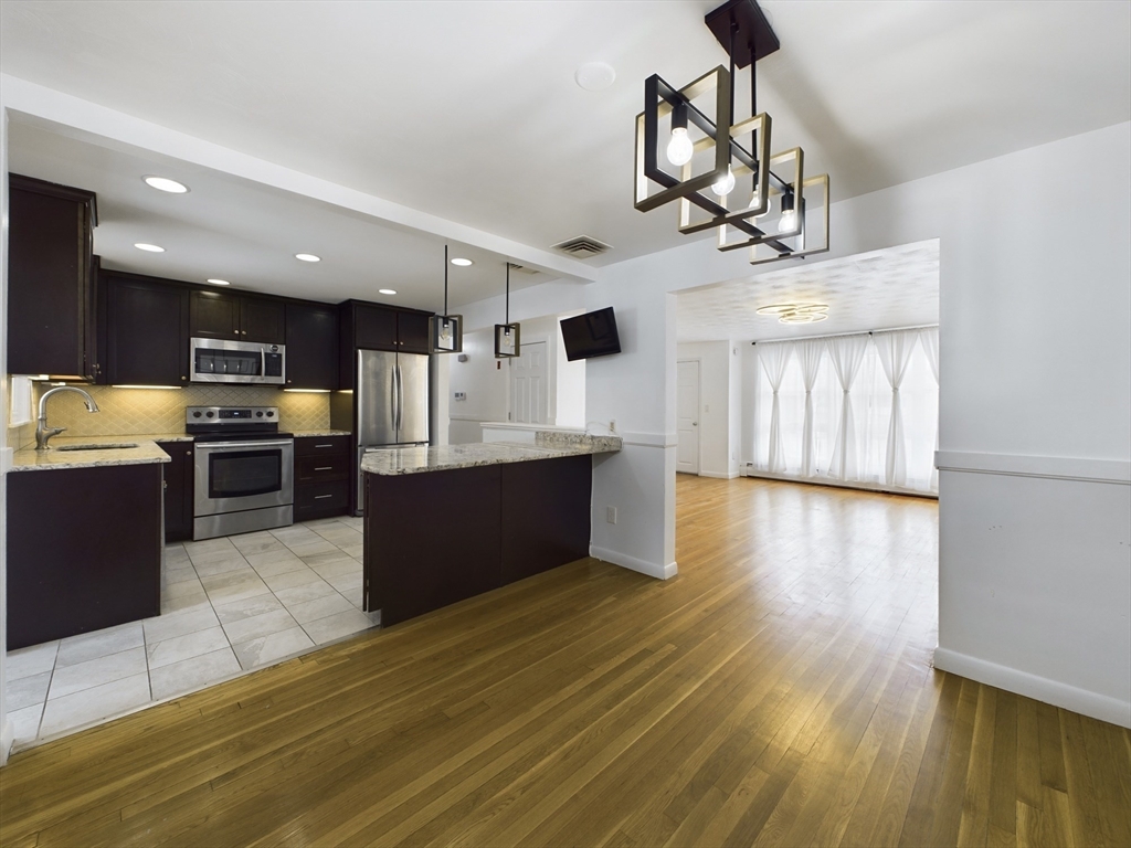 3 bed, 1 bath apartment for rent at 41 Althea Rd Unit 41, Randolph — photo 3 of 23