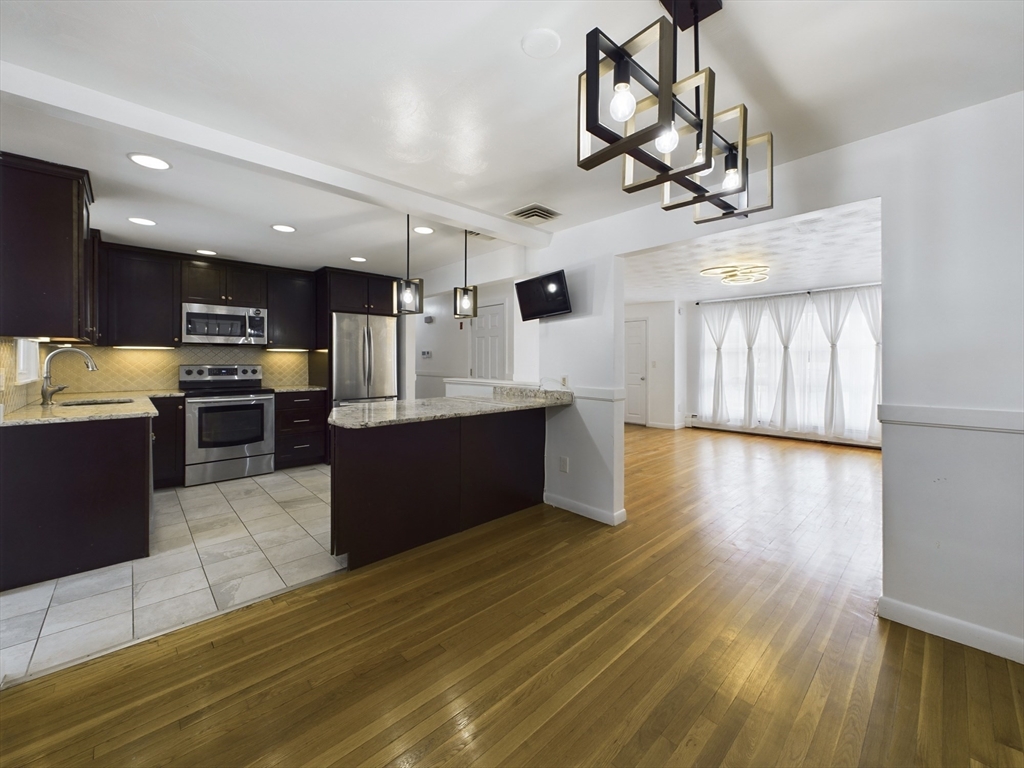 3 bed, 1 bath apartment for rent at 41 Althea Rd Unit 41, Randolph — photo 4 of 23
