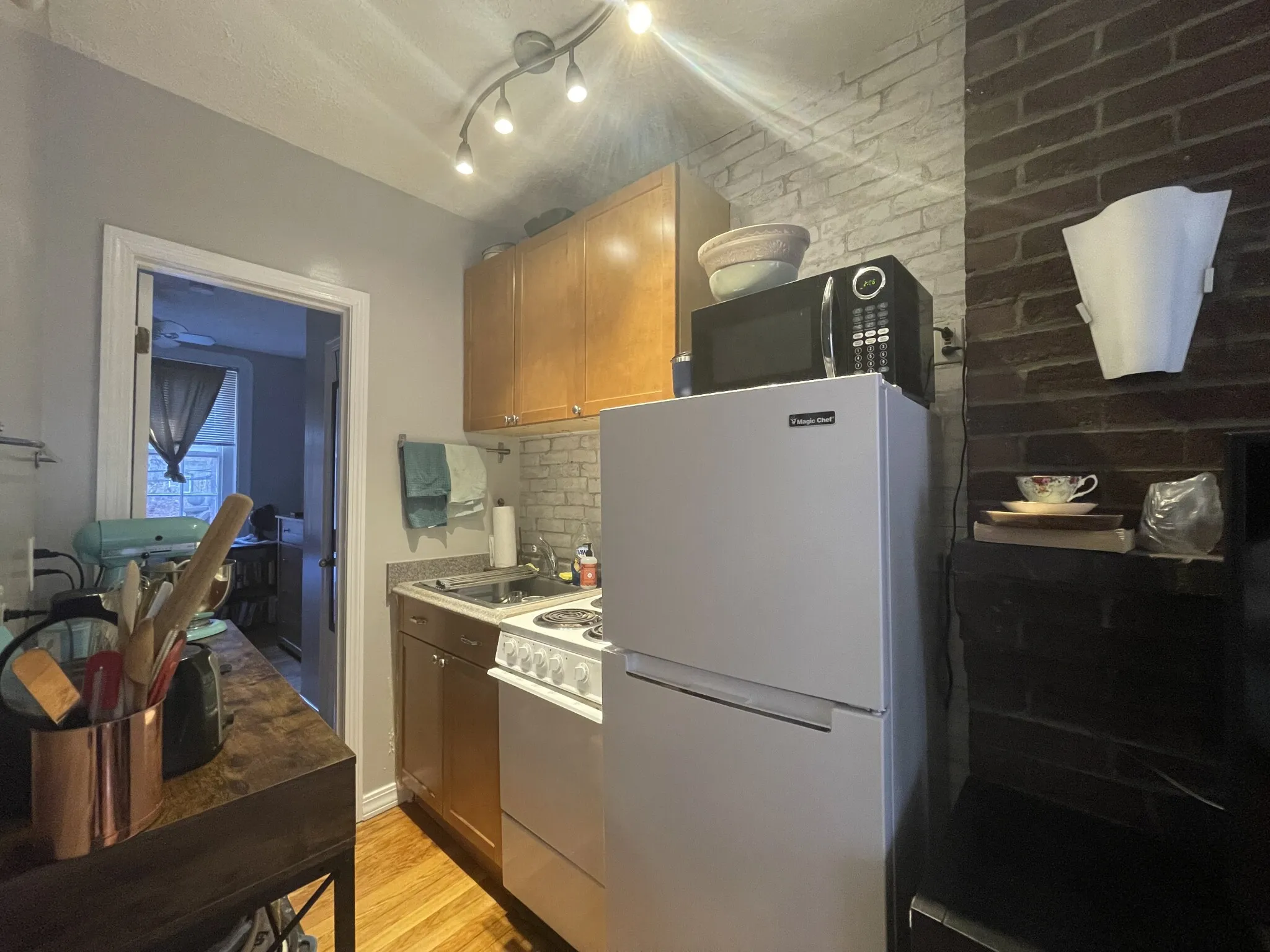 1 bed, 1 bath apartment for rent at 41 Anderson St Unit 1, Beacon Hill — photo 2 of 6