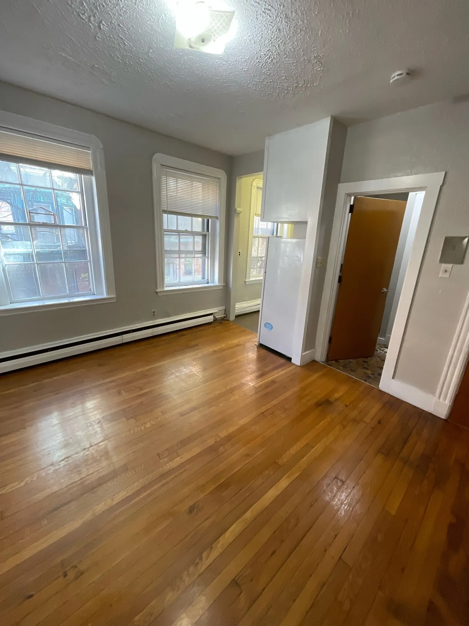 Studio bed, 1 bath apartment for rent at 41 Anderson St Unit 2-1, Beacon Hill — photo 1 of 8