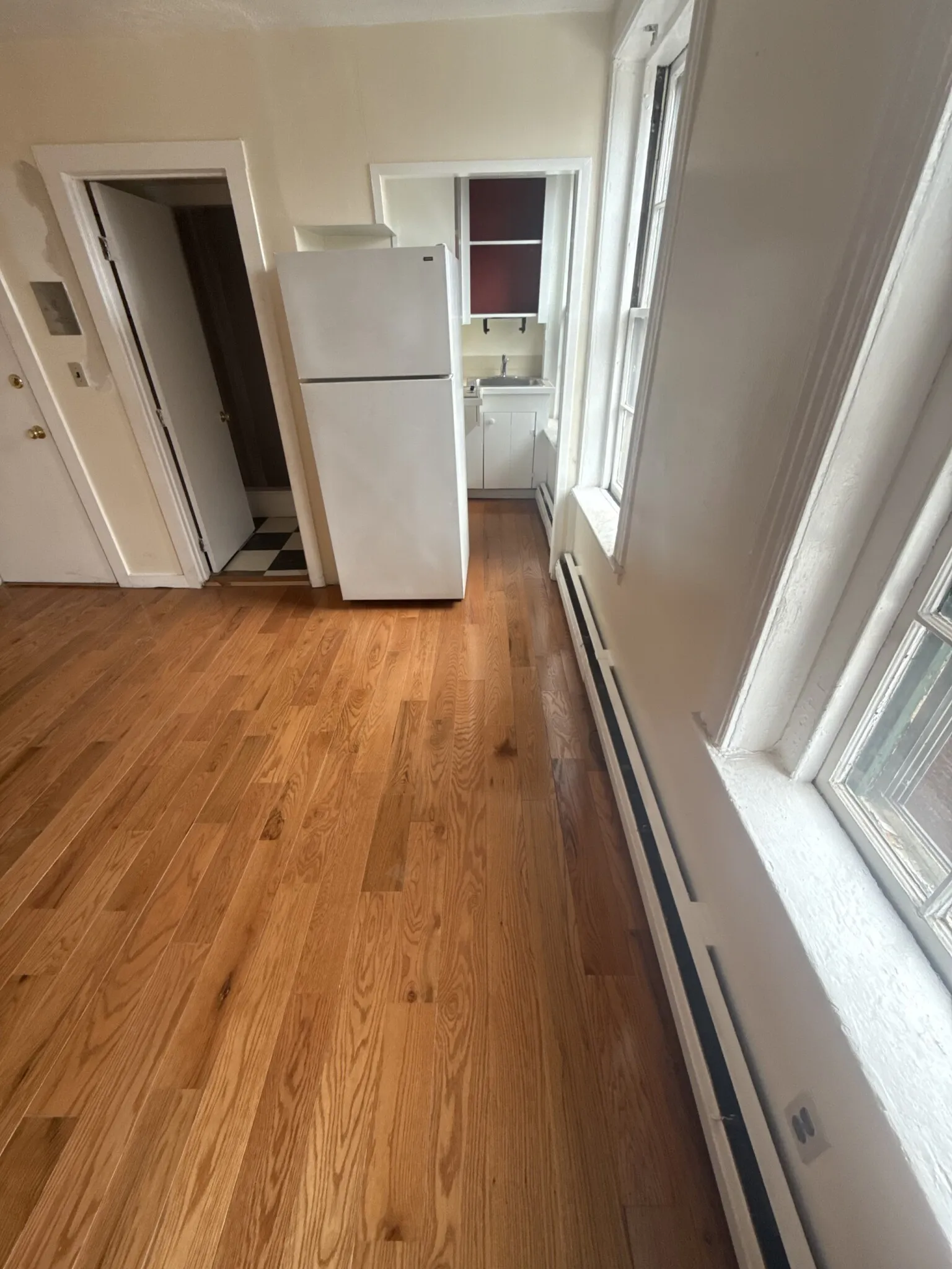 Studio bed, 1 bath apartment for rent at 41 Anderson St Unit 4-2, Beacon Hill — photo 3 of 8
