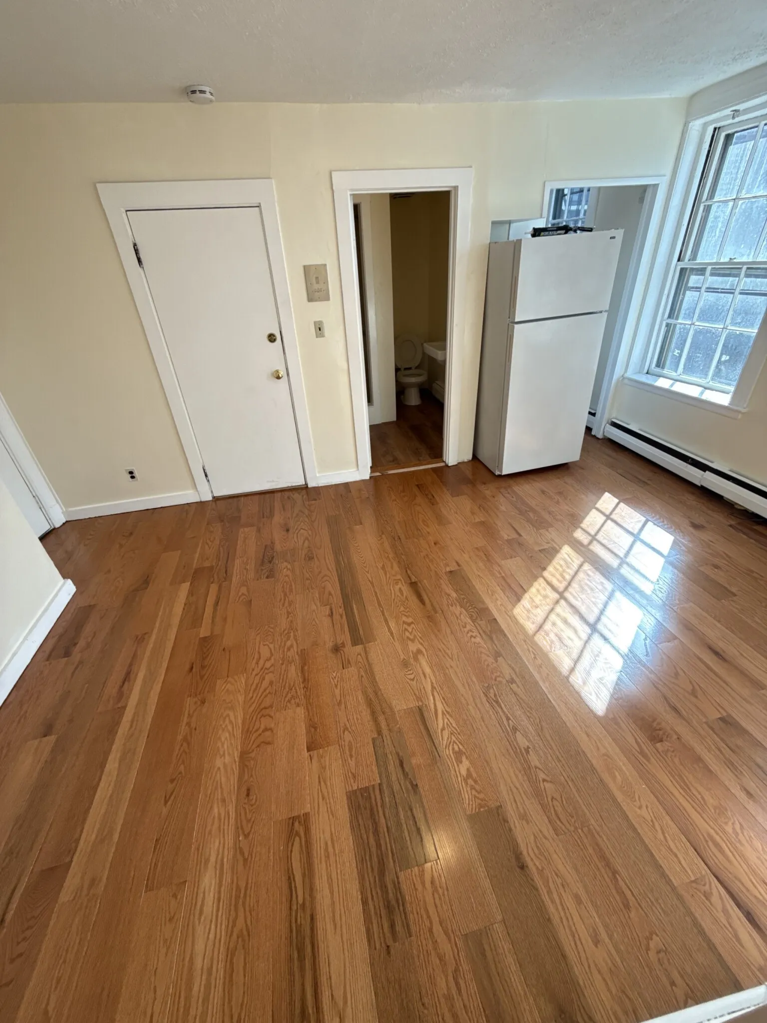 Studio bed, 1 bath apartment for rent at 41 Anderson St Unit 4-2, Beacon Hill — photo 5 of 8