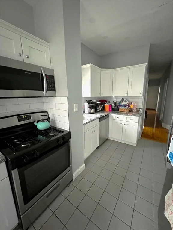 3 bed, 1 bath apartment for rent at 41 Ardell Unit 1, Montclair