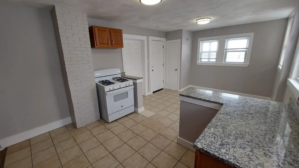 3 bed, 2 bath apartment for rent at 41 Armandine St Unit 3, Dorchester — photo 2 of 11