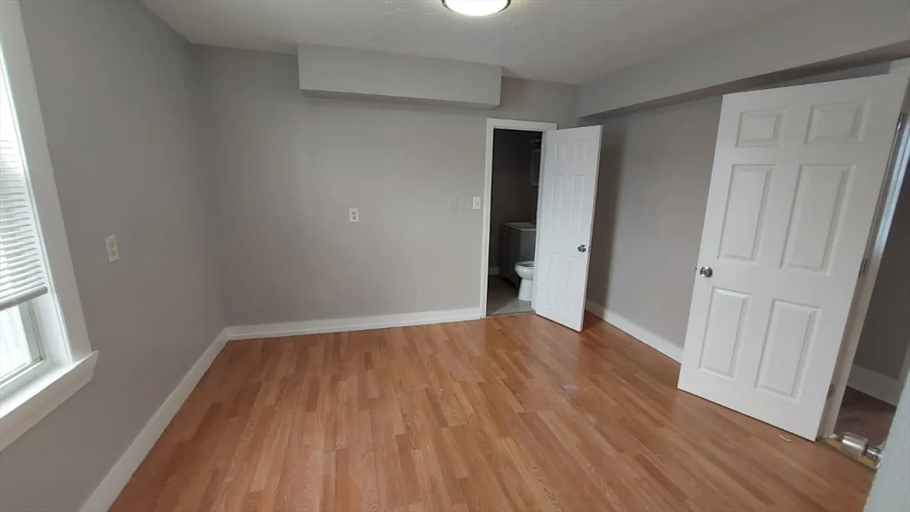 3 bed, 2 bath apartment for rent at 41 Armandine St Unit 3, Dorchester — photo 6 of 11