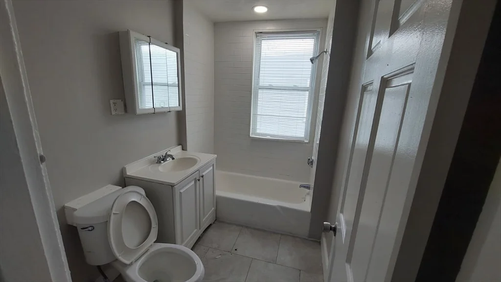 3 bed, 2 bath apartment for rent at 41 Armandine St Unit 3, Dorchester — photo 11 of 11