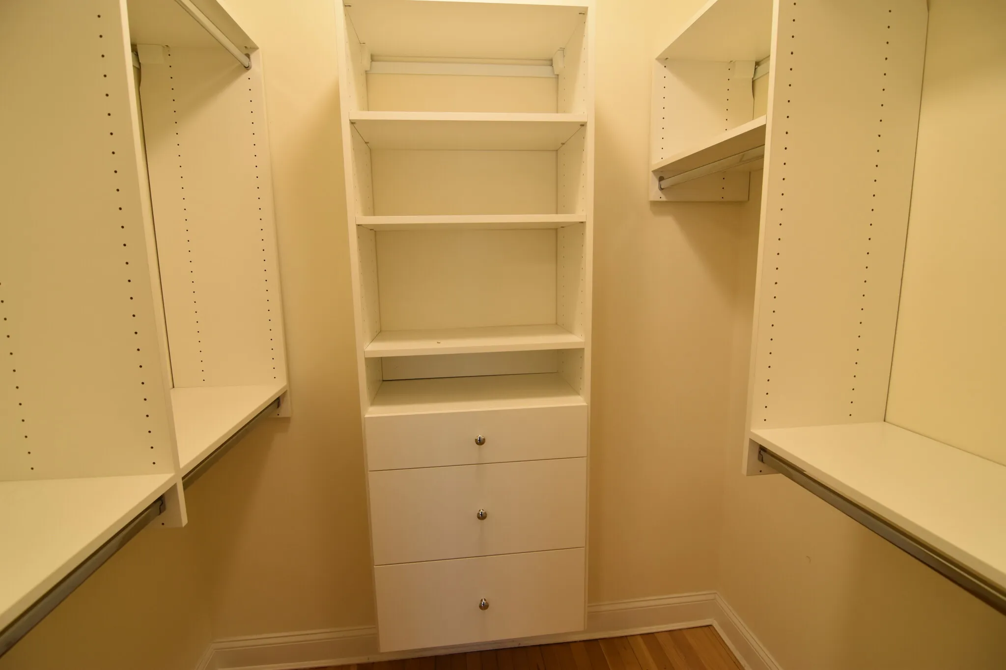 1 bed, 1 bath apartment for rent at 41 Auburn St Unit 1, Coolidge Corner — photo 4 of 13