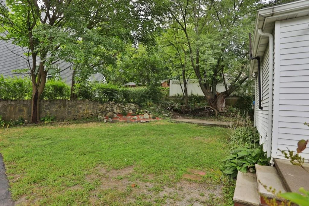 4 bed, 1 bath apartment for rent at 41 Baker St Unit 2, Malden — photo 8 of 9